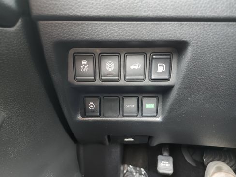 Used 2018 Nissan Rogue SL w/ Premium Package FWD image 12