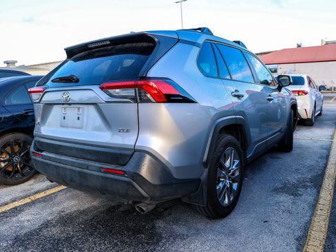 Used 2019 Toyota RAV4 XLE Premium w/ Advanced Technology Package FWD image 7