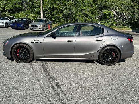 Used 2022 Maserati Ghibli Modena RWD image 2