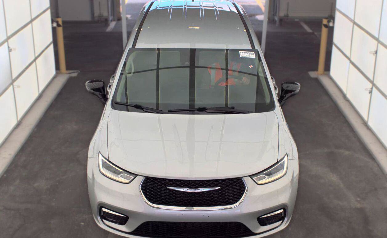 Used 2024 Chrysler Pacifica Limited FWD image 20