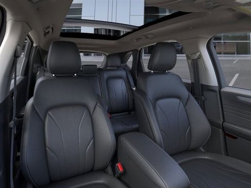 Used 2025 Ford Escape SE w/ PHEV Premium Package image 10