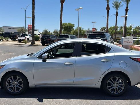 Used 2019 Toyota Yaris LE FWD image 5