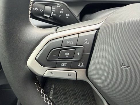 New 2026 Volkswagen Tiguan SE image 13