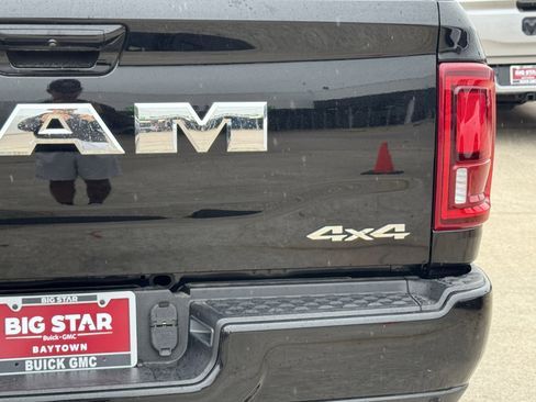 Used 2025 RAM 2500 Laramie AWD/4WD image 10