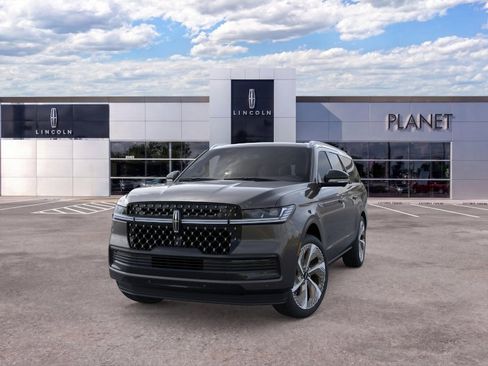New 2026 Lincoln Navigator L Black Label AWD/4WD image 2