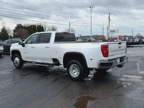 Used 2024 Chevrolet Silverado 3500 LTZ w/ LTZ Convenience Package image 6