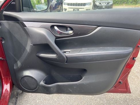 Used 2019 Nissan Rogue SV image 7