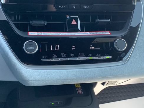 Used 2026 Toyota Corolla SE FWD image 22