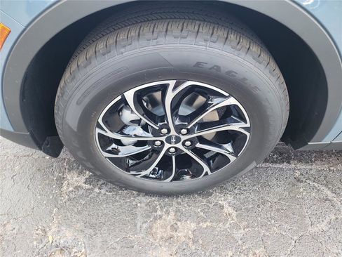 New 2026 Lincoln Nautilus Premier image 9