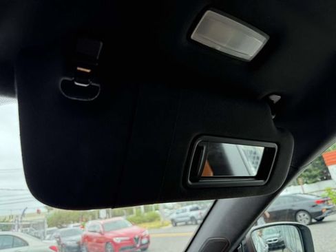 Used 2022 Maserati Levante GT AWD/4WD image 38