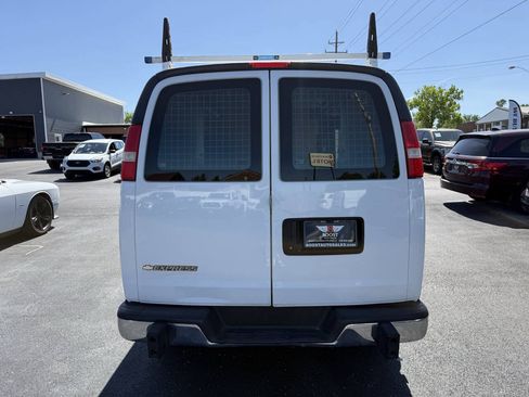 Used 2018 Chevrolet Express 2500 w/ Driver Convenience Package RWD image 7