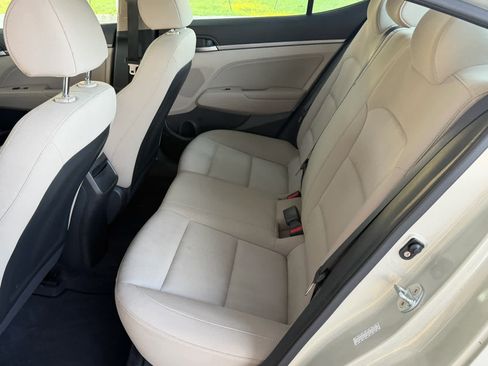 Used 2017 Hyundai Elantra SE FWD image 23