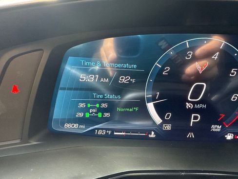 Used 2025 Chevrolet Corvette Stingray Preferred Cpe w/ Z51 Performance Package RWD image 17