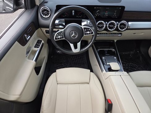 Used 2022 Mercedes-Benz GLB 250 4MATIC image 32