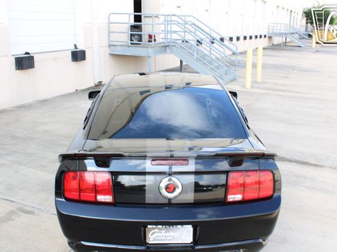 Used 2007 Ford Mustang GT RWD image 8