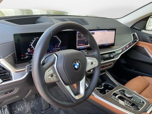 Used 2024 BMW X7 xDrive40i AWD/4WD image 10