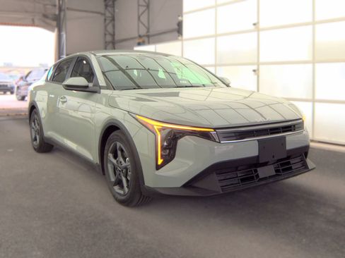 Used 2026 Kia K4 FWD image 6