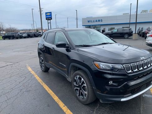 Used 2022 Jeep Compass Limited w/ Sun and Sound Group AWD/4WD image 5