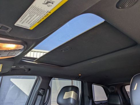 Used 2019 Jeep Grand Cherokee Altitude image 17