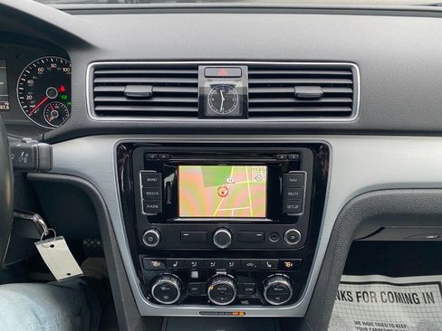 Used 2012 Volkswagen Passat TDI SE image 15