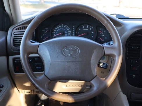Used 1999 Toyota Land Cruiser image 19