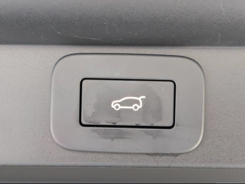 Certified 2025 Land Rover Range Rover SE AWD/4WD image 15