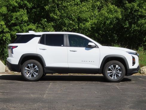 New 2026 Chevrolet Equinox LT w/ Convenience Package II image 2