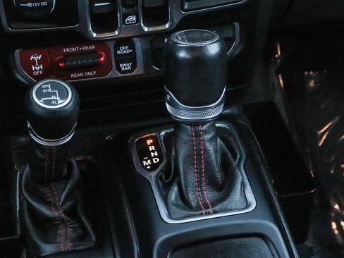 Used 2021 Jeep Gladiator Rubicon AWD/4WD image 34