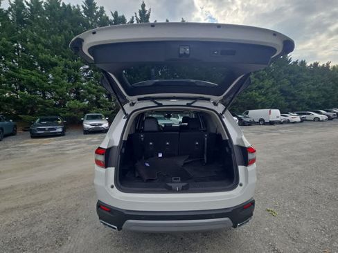 Used 2023 Honda Pilot Elite image 12