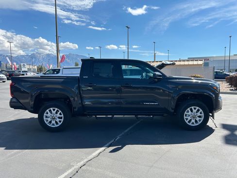 New 2025 Toyota Tacoma SR5 image 6
