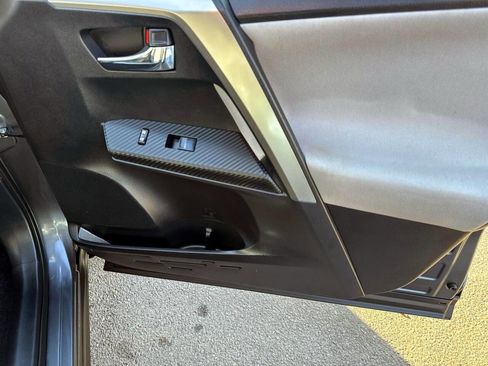 Used 2015 Toyota RAV4 XLE image 12