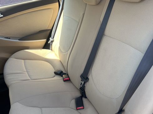 Used 2013 Hyundai Accent GLS FWD image 19