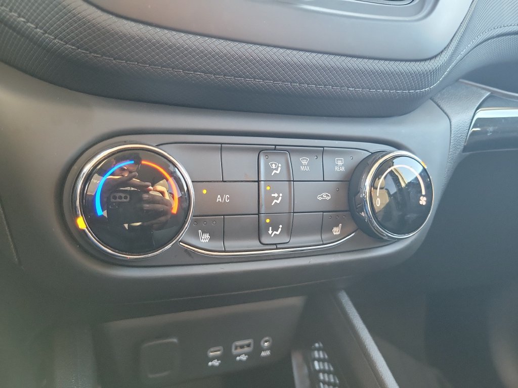 Used 2023 Chevrolet TrailBlazer LT FWD image 22