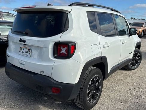 Used 2023 Jeep Renegade Latitude AWD/4WD image 5