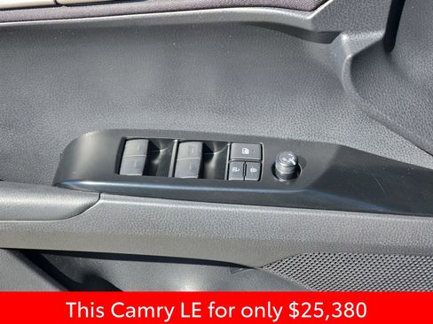 Used 2025 Toyota Camry LE image 33