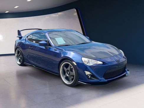 Used 2014 Scion FR-S image 7