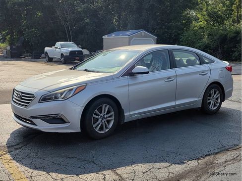 Used 2015 Hyundai Sonata SE w/ Option Group 09 FWD image 6