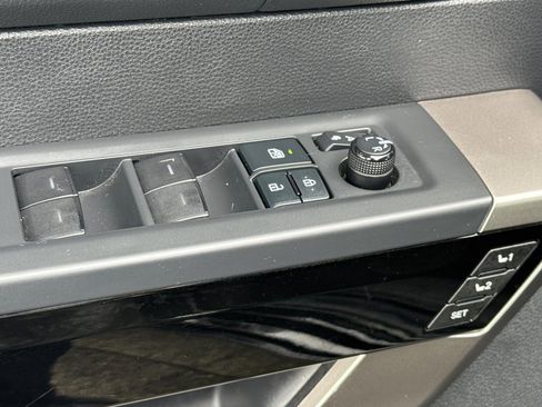 Used 2022 Toyota Tundra Limited AWD/4WD image 13