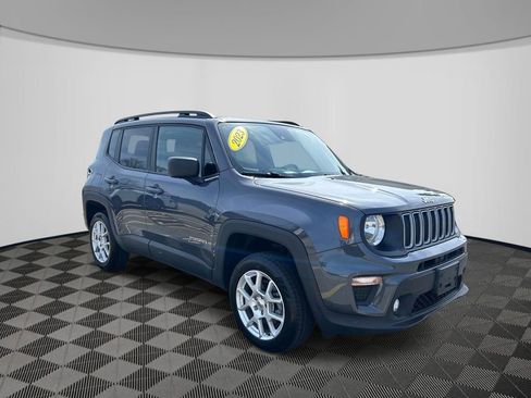 Certified 2023 Jeep Renegade Latitude w/ Premium Group AWD/4WD image 3