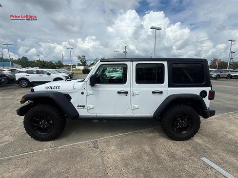 Used 2024 Jeep Wrangler Unlimited Sport AWD/4WD image 5