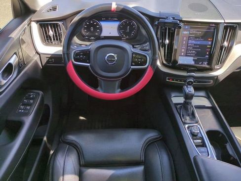 Used 2021 Volvo XC60 T5 Inscription image 16