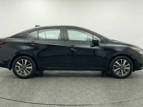 Used 2025 Nissan Versa SV FWD image 11