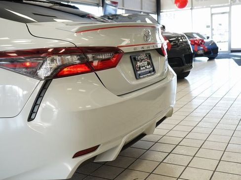 Used 2022 Toyota Camry SE image 13