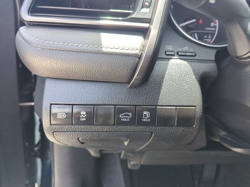 Used 2019 Toyota Camry SE FWD image 29