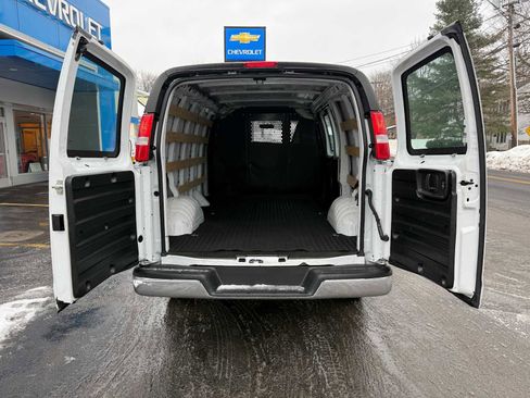 Used 2023 GMC Savana 2500 w/ Driver Convenience Package image 22