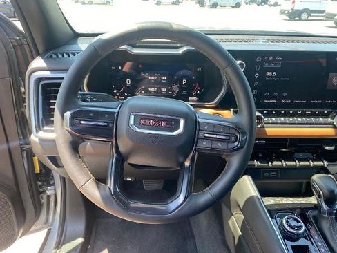 Used 2024 GMC Canyon AT4 w/ AT4 Premium Package AWD/4WD image 18