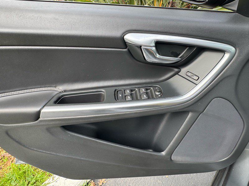 Used 2018 Volvo S60 T5 Dynamic w/ Vision Package FWD image 16