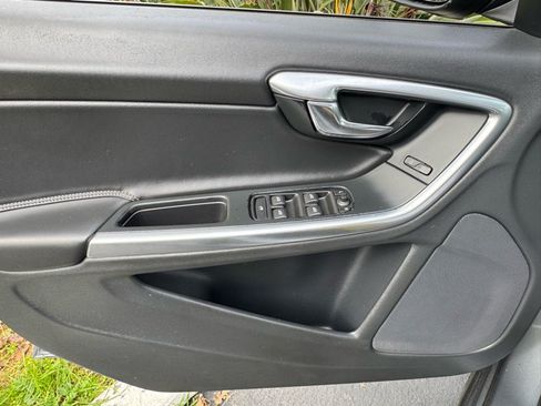 Used 2018 Volvo S60 T5 Dynamic w/ Vision Package FWD image 16