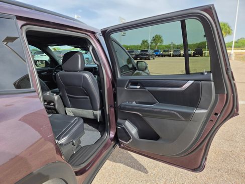 Used 2026 GMC Acadia Elevation w/ Black Edition FWD image 16
