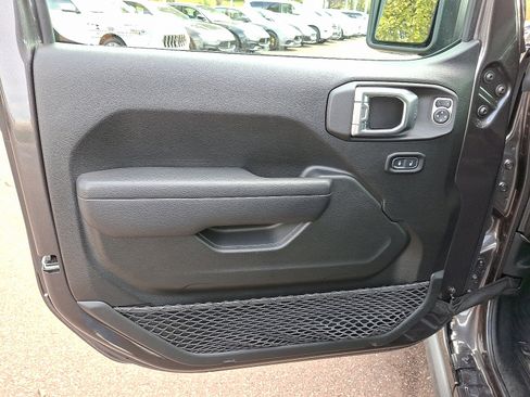 Used 2022 Jeep Wrangler Unlimited Willys image 12